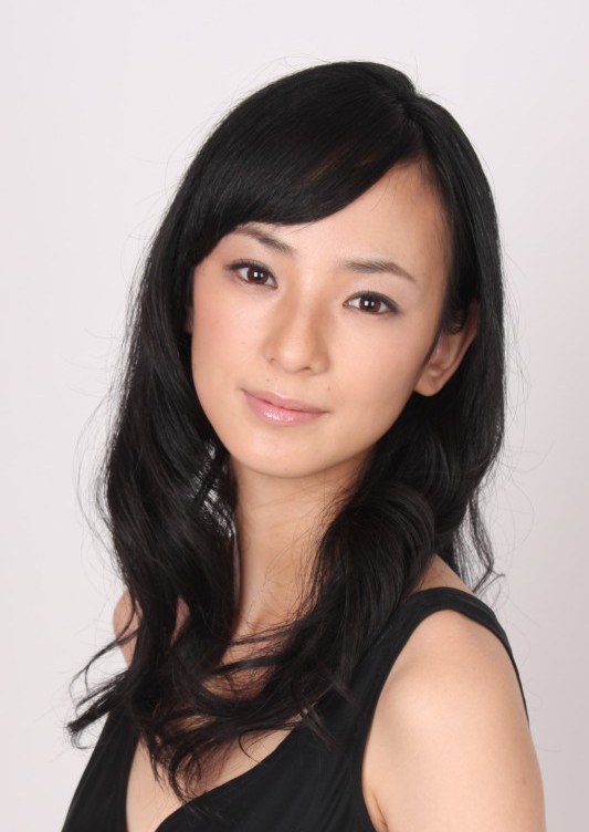 三轮瞳 Hitomi Miwa照片