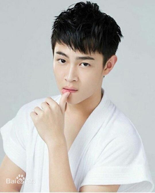 格里达帕·乌东帕尼 Krittapak Udompanich照片