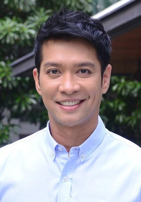 贡卡蓬·桑苏里亚 Kongkrapunt Sangsuriya照片