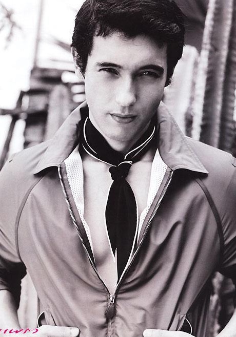 安德鲁·格莱格森 Andrew Gregson照片