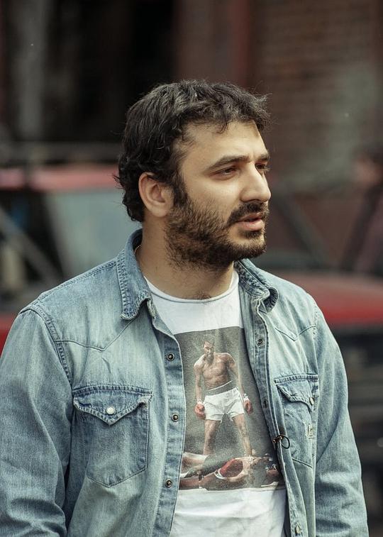 萨里·奥德赛耶 Sarik Andreasyan照片