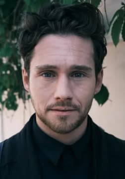 伊利亚·安东年科 Ilya Antonenko照片