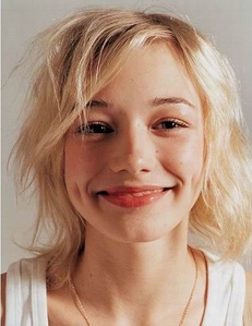 奥莎娜·阿金什那 Oksana Akinshina照片