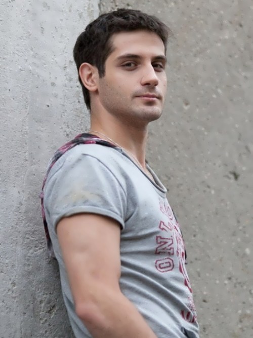 马克·博加泰尔夫 Mark Bogatyrev照片