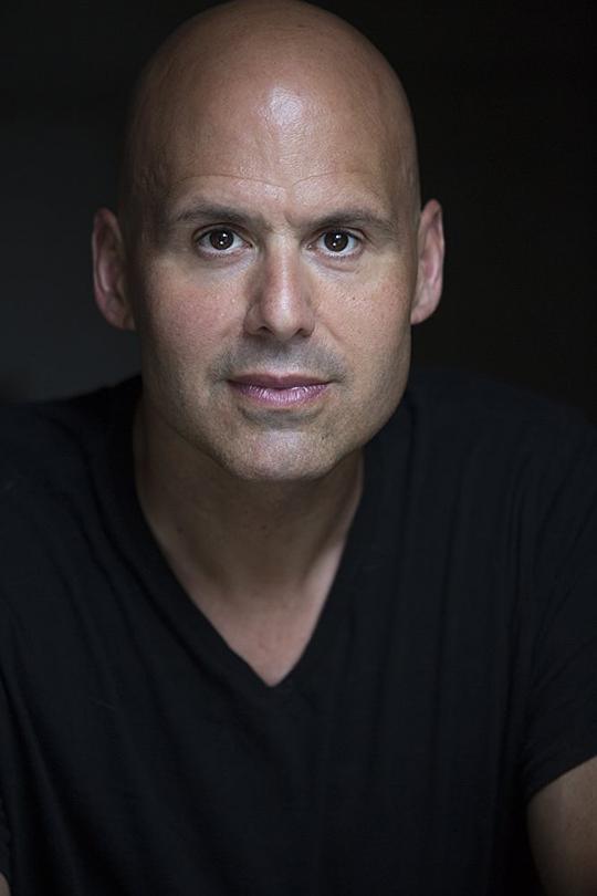 乔·巴齐尔 Joe Basile照片