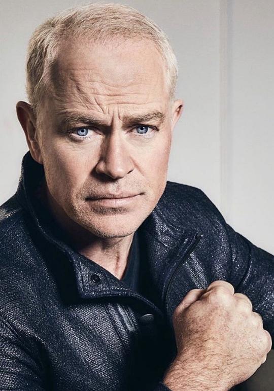 尼尔·麦克唐纳 Neal McDonough照片