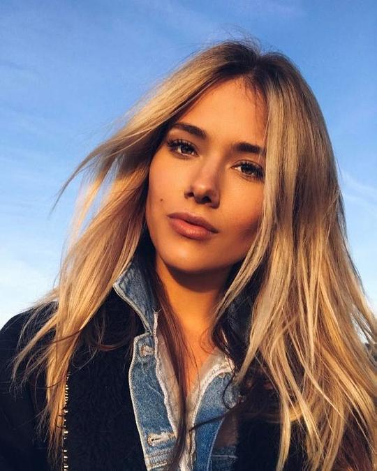 Yuliya Parshuta照片