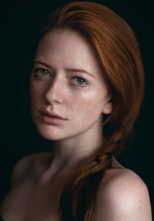 尤莉娅·维特鲁克 Yuliya Vitruk照片