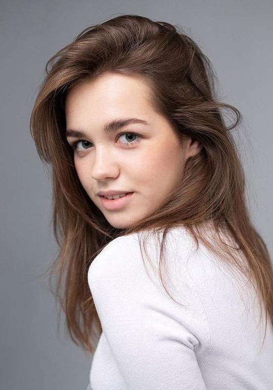 亚历山德拉·索洛维约娃 Aleksandra Solovyova照片