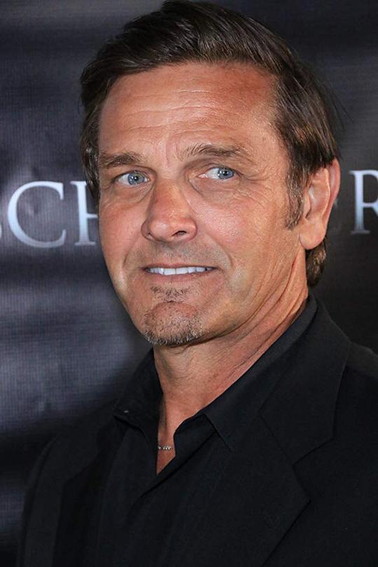 马克·克雷尼克 Mark Krenik照片