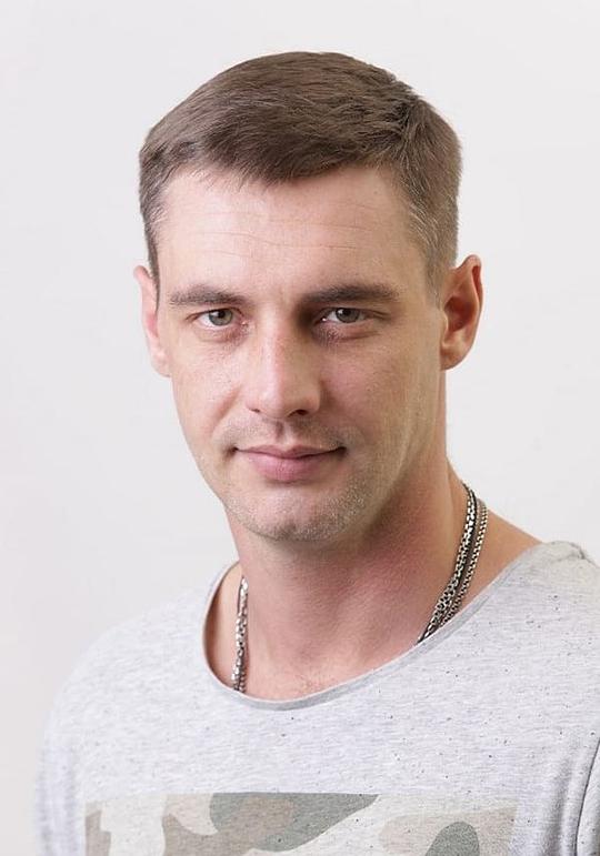 安东·巴蒂列夫 Anton Batyrev照片