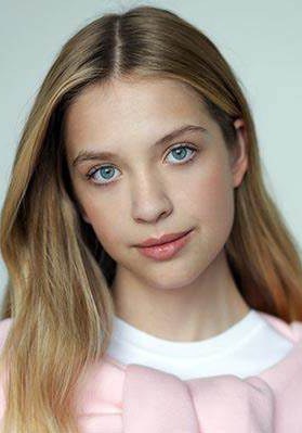 阿菲娜·卢基迪 Afina Lukidi照片