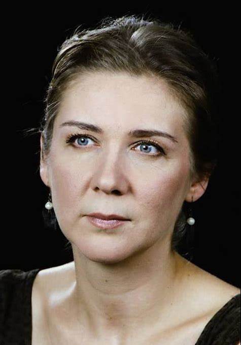 朱莉安娜·米赫涅维奇 Julianna Mihnevich照片