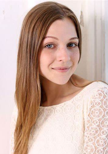 达纳·阿比佐娃 Dana Abyzova照片