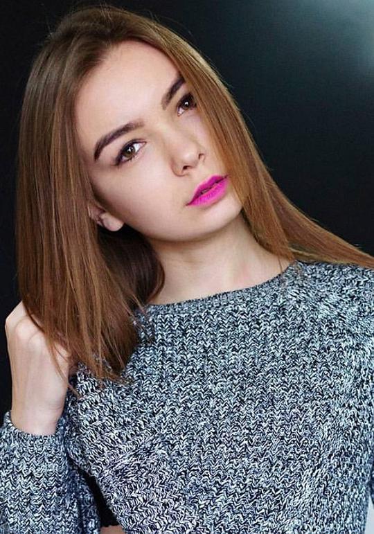 泰西亚·格里申娜 Taisia Grishina照片