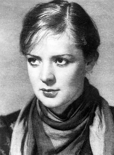 Zoya Fyodorova照片