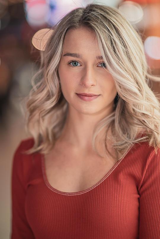 艾琳·皮特 Erin Pitt照片