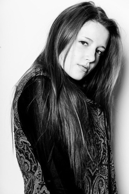 萨曼莎·伊斯莱尔 Samantha Isler照片