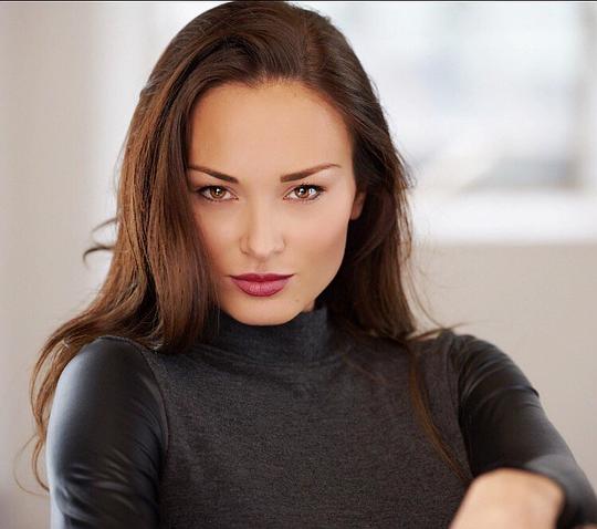 阿纳斯塔西娅·玛莉尼娜 Anastasia Marinina照片