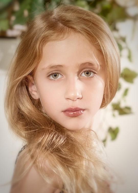 艾娃·寇克尔 Ava kolker照片