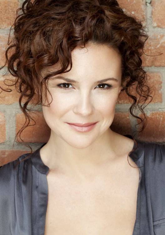 安吉拉·贝夏拉 Angela Besharah照片