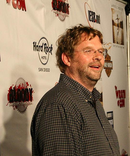 乔什·奥尔森 Josh Olson照片