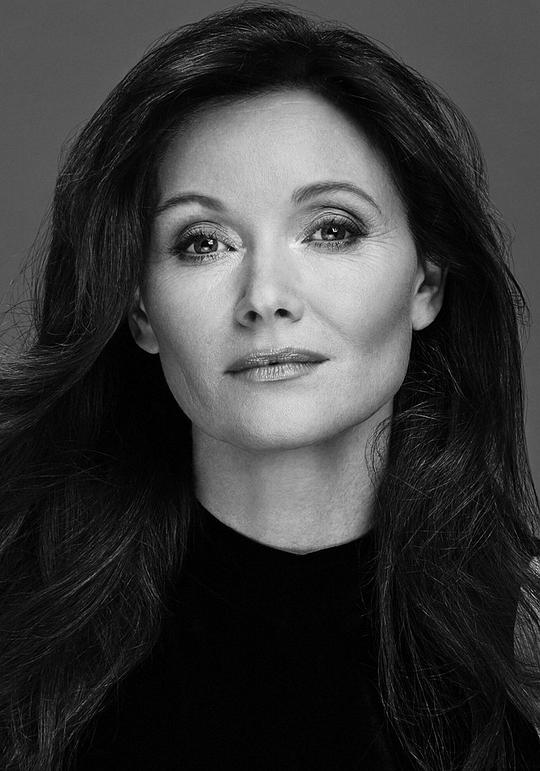 埃茜·戴维斯 Essie Davis照片