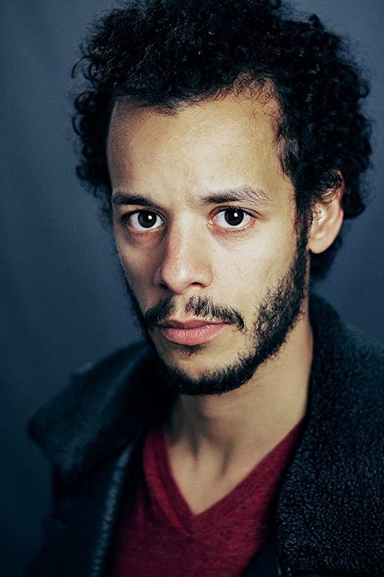 雅辛·法德尔 Yassine Fadel照片