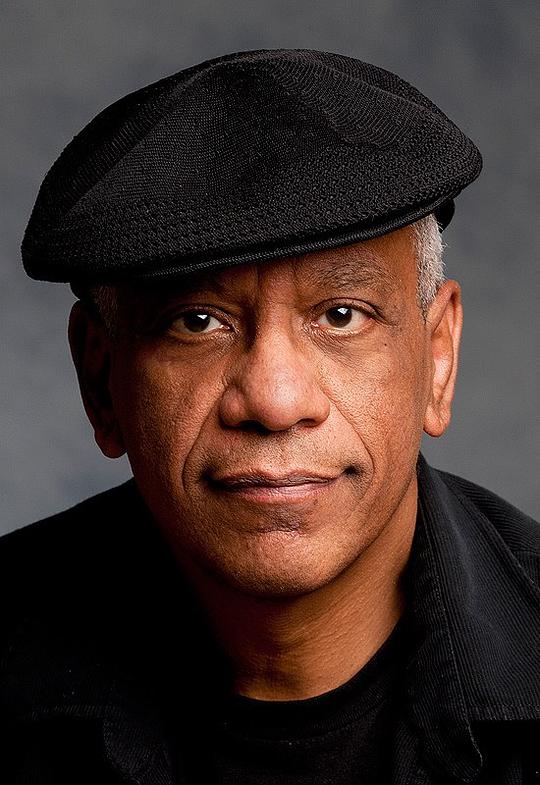 菲利普·阿金 Philip Akin照片