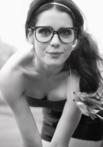 艾丽·柯布琳 Ali Cobrin照片