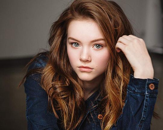 布里埃尔·罗比拉德 Brielle Robillard照片