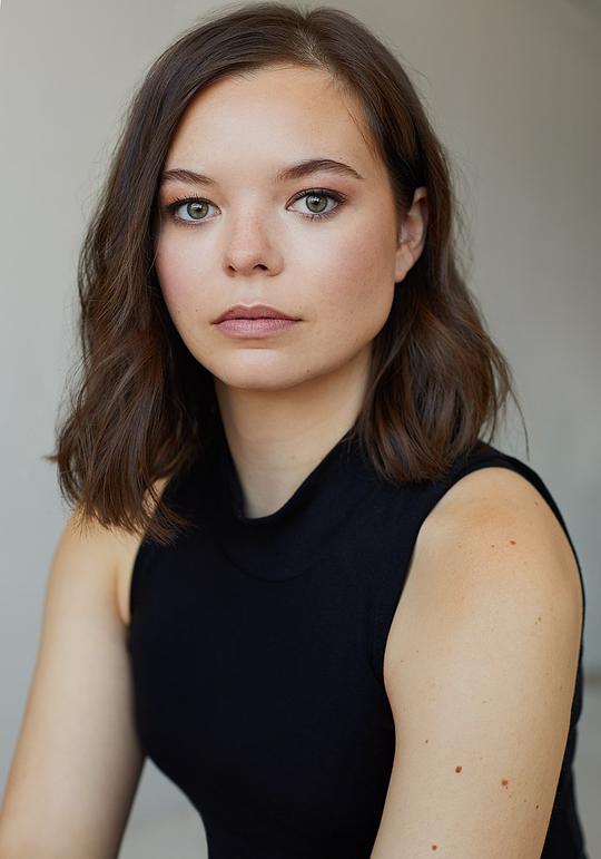 亚历珊德拉·佩措恰克 Alexandra Petrachuk照片