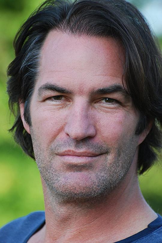 格伦·恩尼斯 Glenn Ennis照片