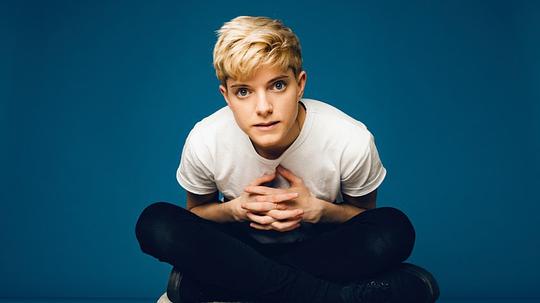 梅·马丁 Mae Martin照片