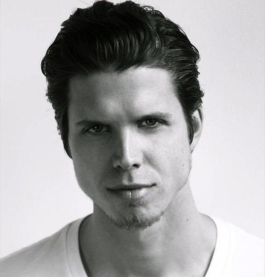 詹姆斯·A·伍兹 James A. Woods照片