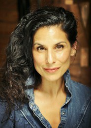 拉腊·萨迪克 Laara Sadiq照片