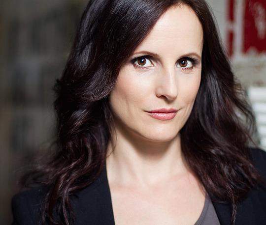 伊妮德·雷伊·亚当斯 Enid-Raye Adams照片