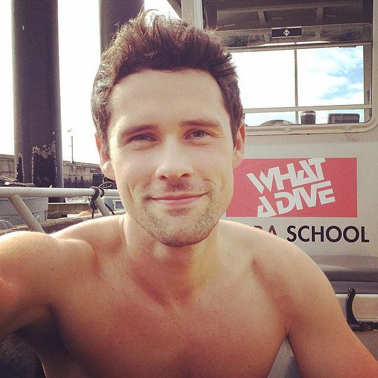 本·霍灵斯沃斯 Ben Hollingsworth照片