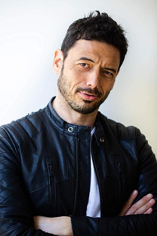 帕斯卡尔·佩塔尔迪 Rafael Petardi照片