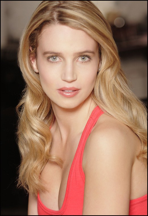 克里斯汀·库尔尼克 Kristen Kurnik照片