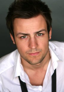 泰勒·海涅斯 Tyler Hynes照片