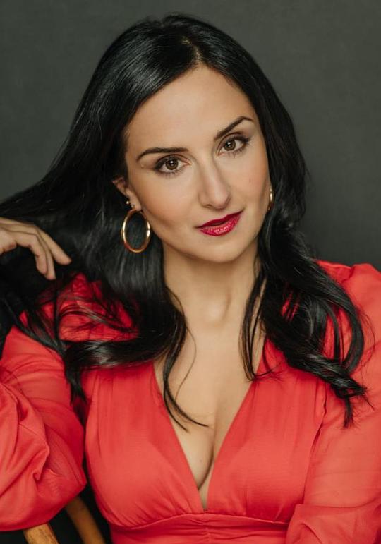 克劳迪娅·阿卜西 Claudia Absi照片