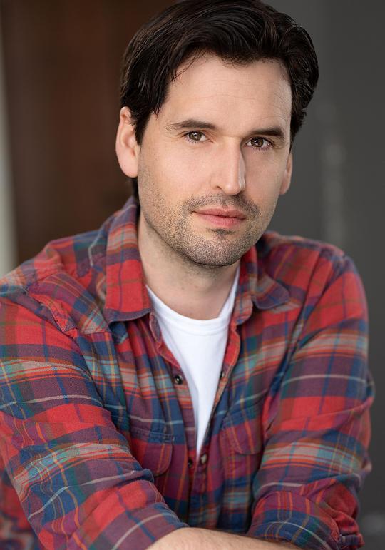 马修·格雷姆 Matthew Graham照片