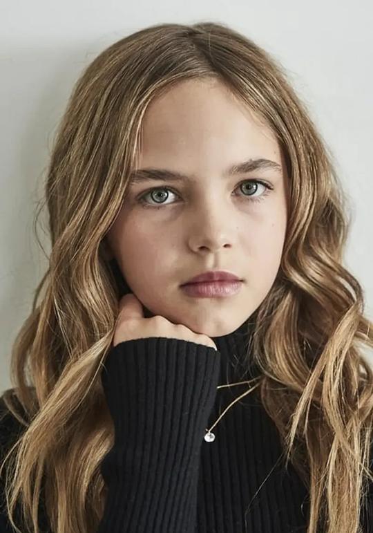 瑞安·基拉·阿姆斯特朗 Ryan Kiera Armstrong照片