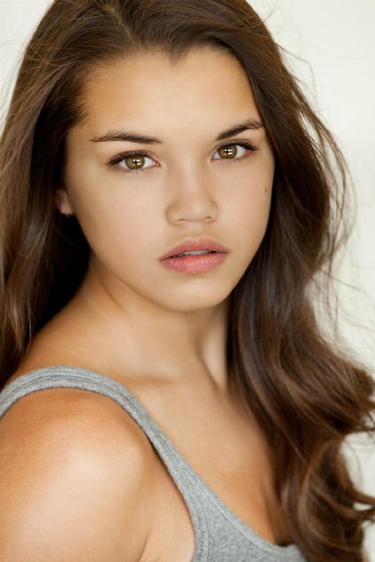 帕里斯·贝尔克 Paris Berelc照片