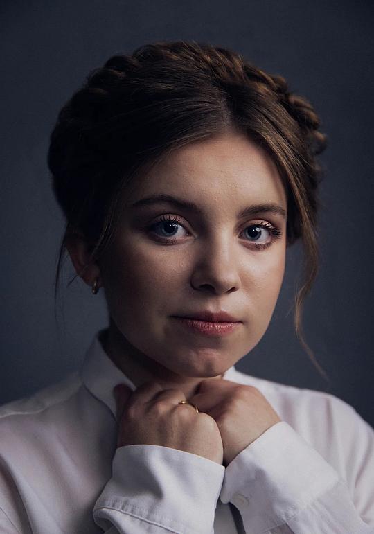 凯特·哈莱特 Kate Hallett照片