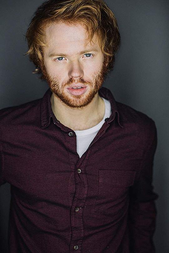 韦斯利·麦金尼斯 Wesley MacInnes照片