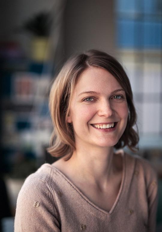 詹妮薇芙·杜鲁德-代·塞尔斯 Geneviève Dulude-Decelles照片