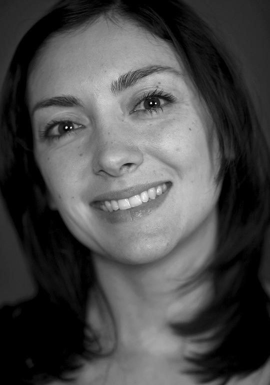 凯瑞·霍莉 Kerry Howley照片