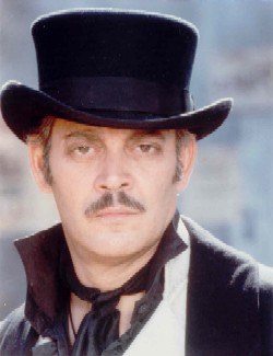 劳尔·胡里亚 Raul Julia照片